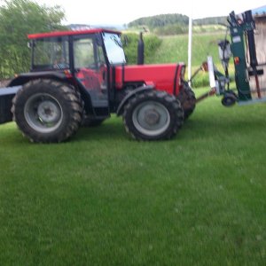 Unser 263 mit dem Holzspalter