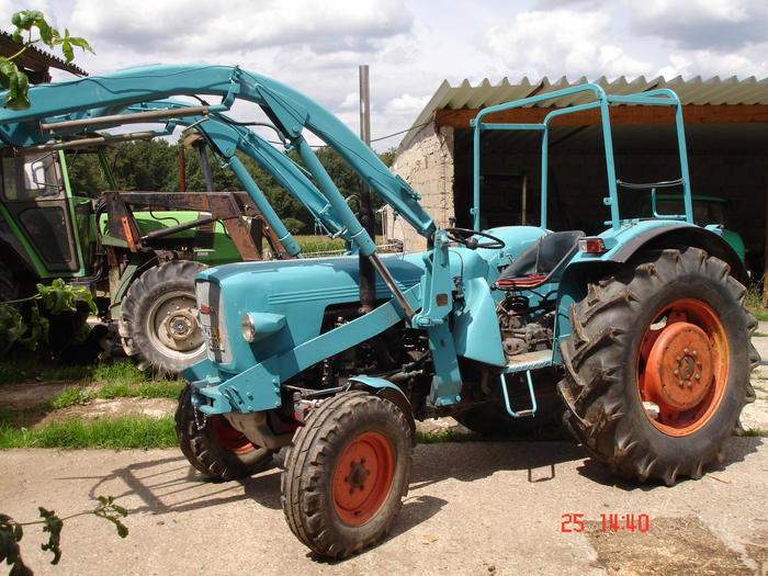 7756311mqv.jpg